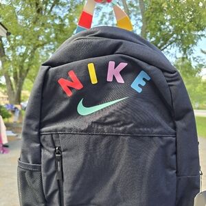 NIKE RAINBOW LOGO ELEMENTAL